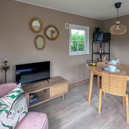 Lovely Home In Tzummarum With Wifi Extérieur photo