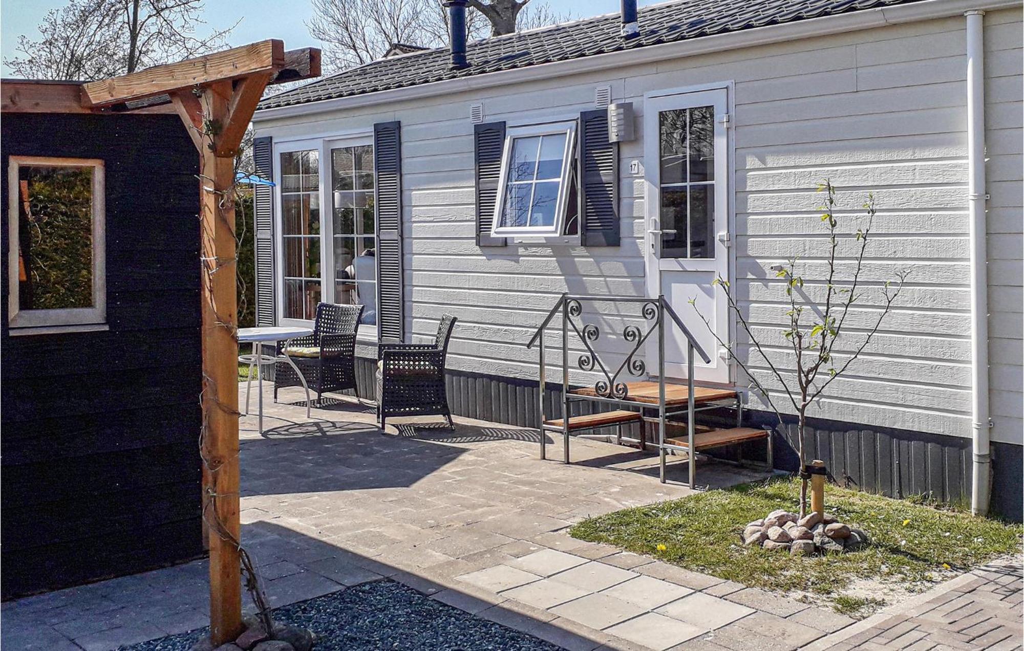 Lovely Home In Tzummarum With Wifi Extérieur photo