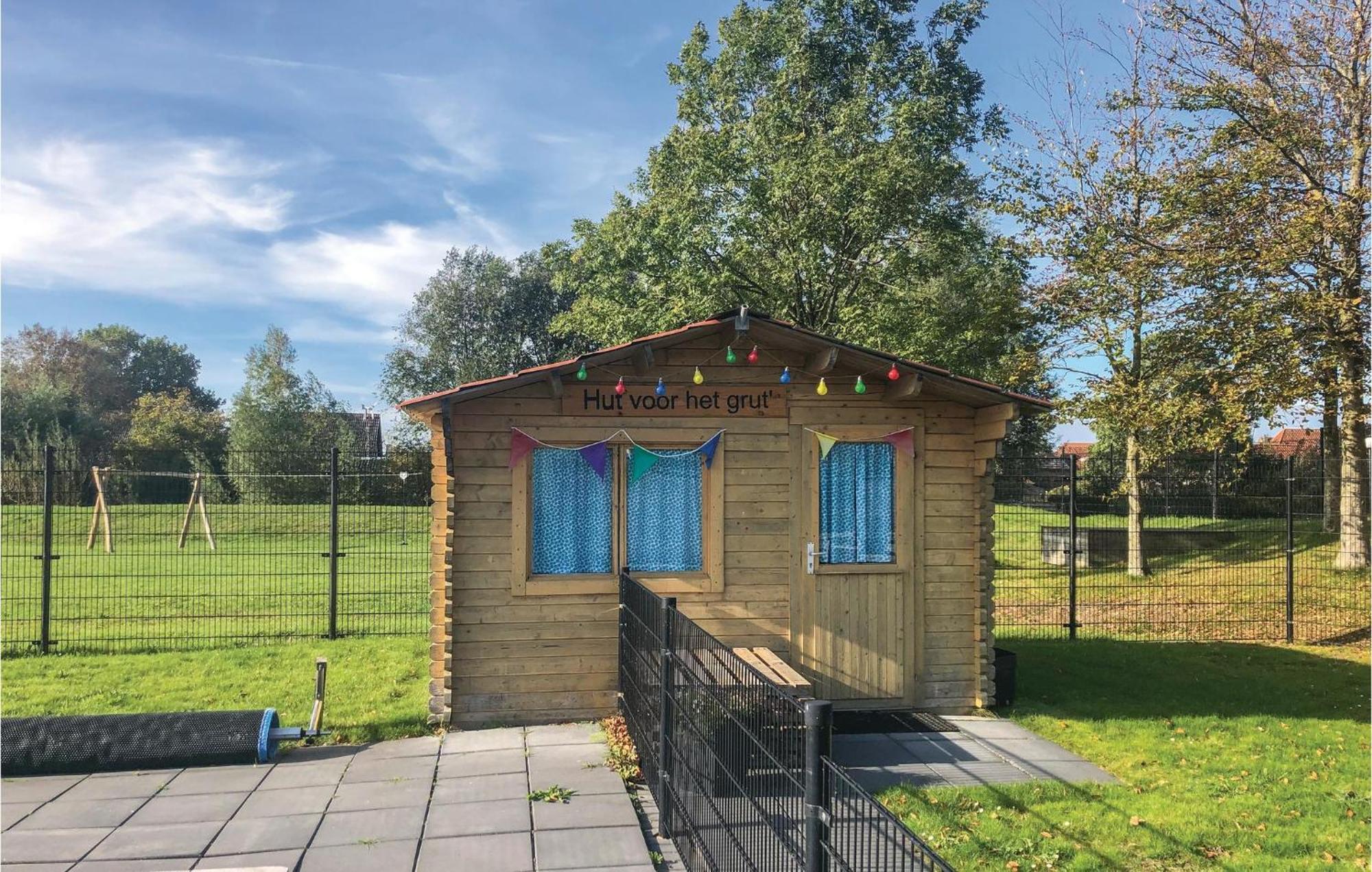 Lovely Home In Tzummarum With Wifi Extérieur photo