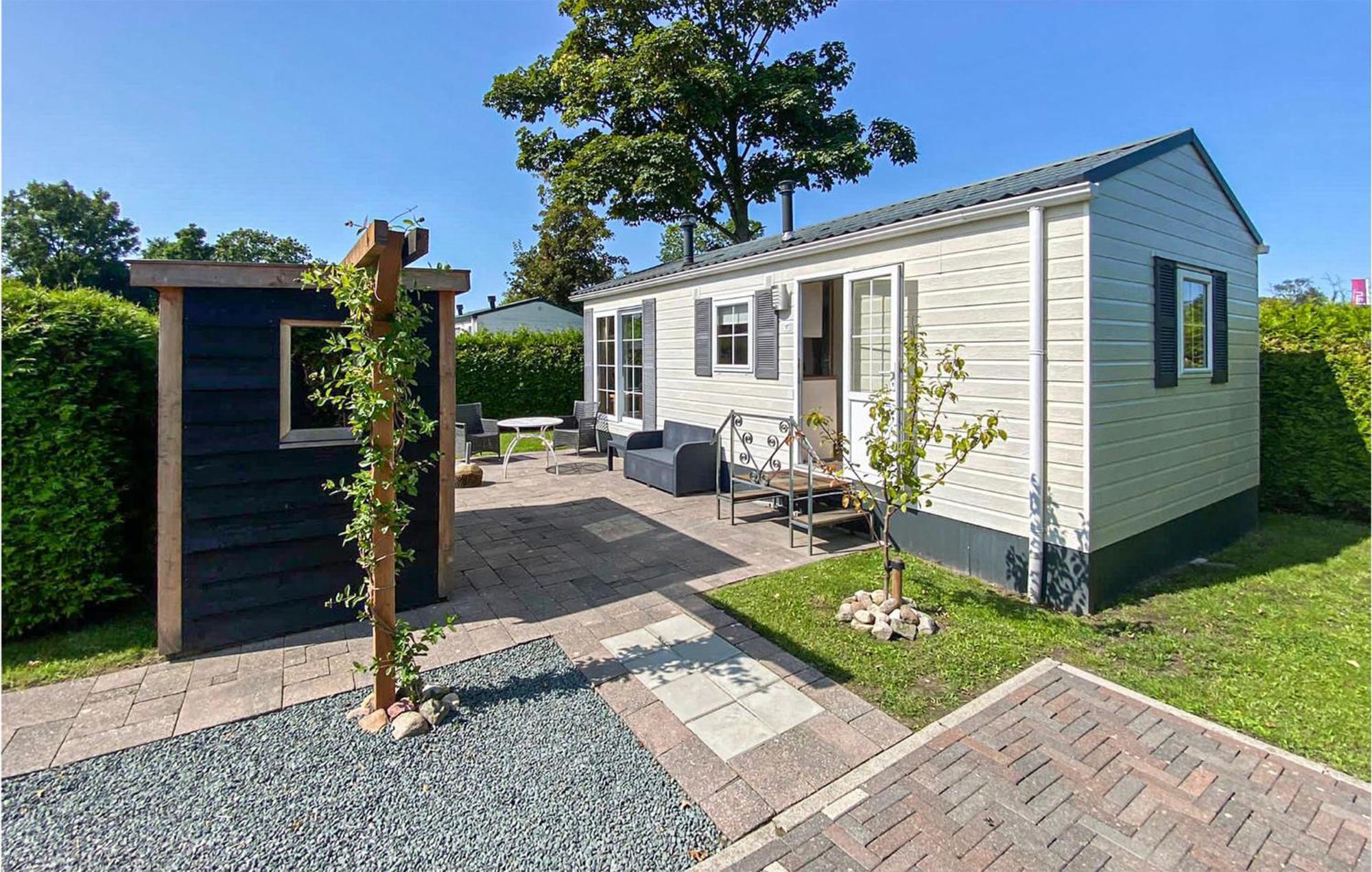Lovely Home In Tzummarum With Wifi Extérieur photo