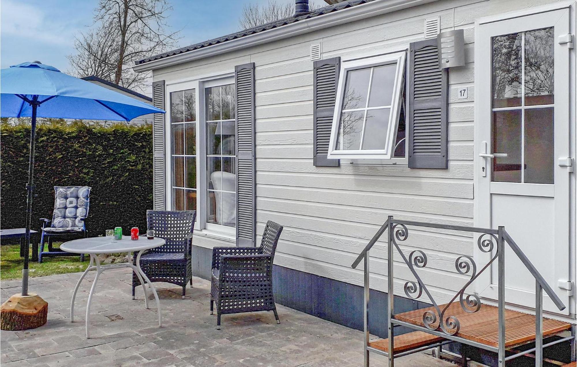 Lovely Home In Tzummarum With Wifi Extérieur photo